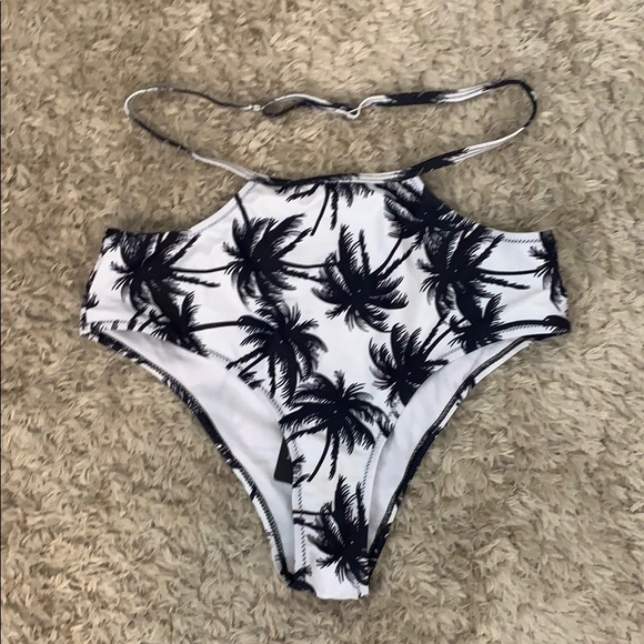 bikini bottoms - Picture 1 of 3